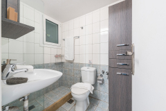casa-d-irene-rustic-apartment-bathroom